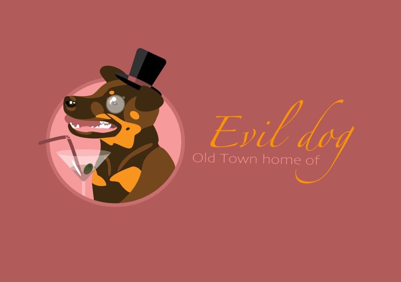 Old Town Home Of Evil Dog Vilnius Luaran gambar